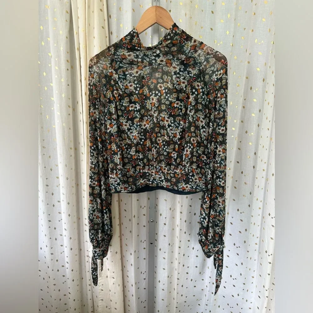 Free People All Dolled Up Mesh Floral Sheer Cropped Front Insert Lining Blouse M
